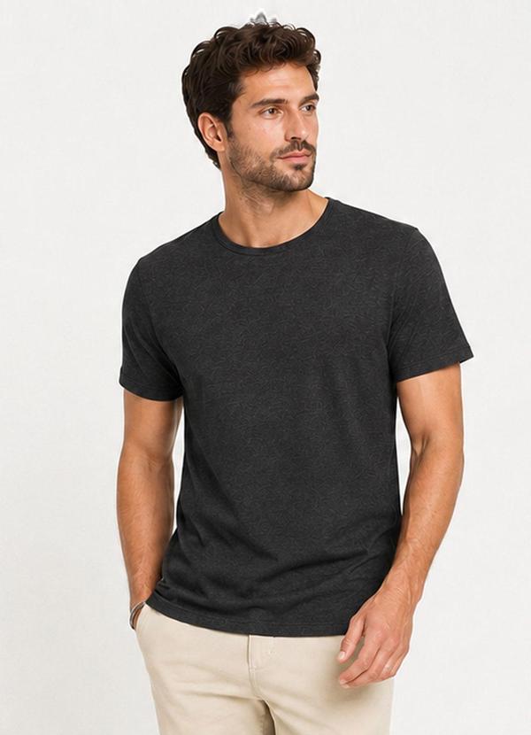 Camiseta Masculina Básica em Malha Rover Preto