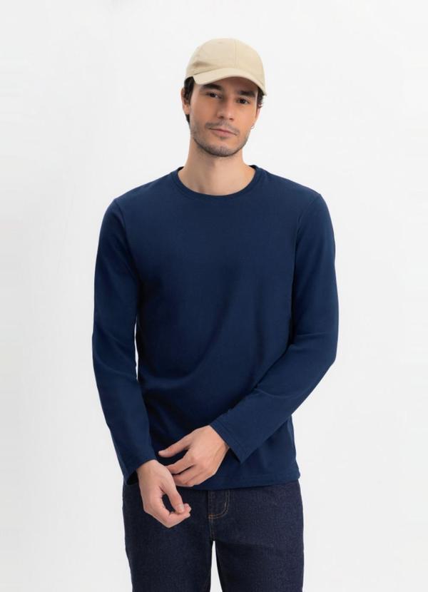 Camiseta Masculina em Malha Azul