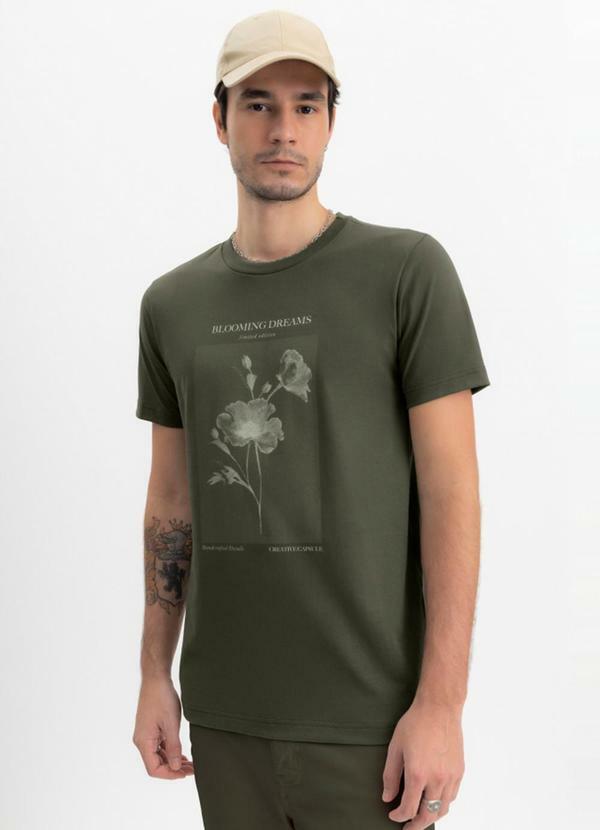 Camiseta Masculina em Malha Verde