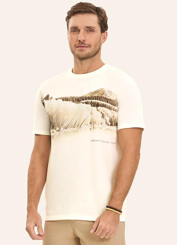Camiseta Masculina em Meia Malha Bege
