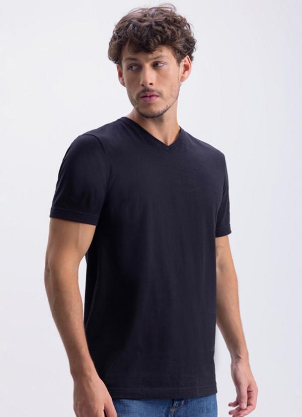 Camiseta Masculina Essencial com Decote V Preto