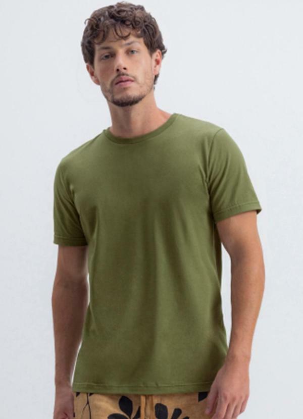 Camiseta Masculina Essencial em Malha Verde