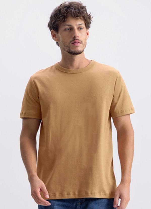 Camiseta Masculina Essencial em Suedine Marrom