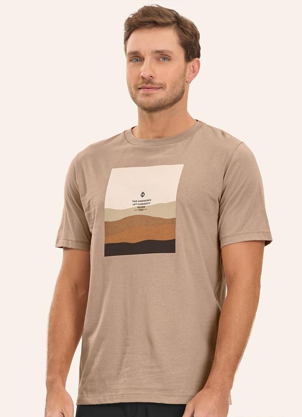 Camiseta Masculina Marrom