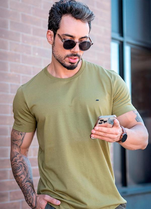 Camiseta Masculina Pima Verde Oliva