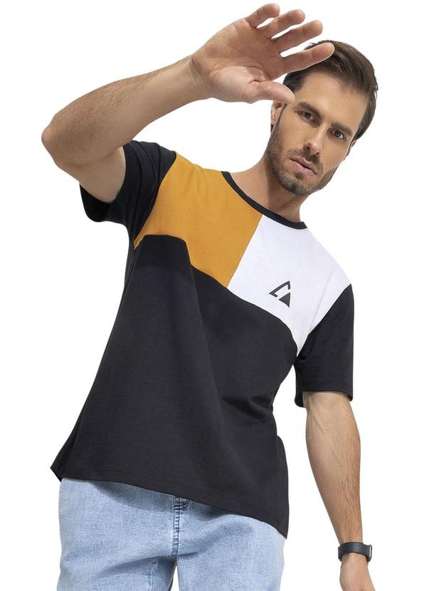 Vista 2 Camiseta Preto em Malha de Algodão Penteado Disney Disney