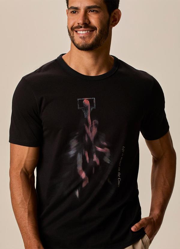 Camiseta Slim Life Is Better On The Court Preto