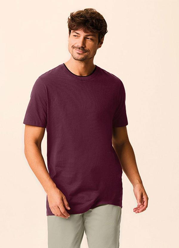 Camiseta Slim Maquinetada Bordô