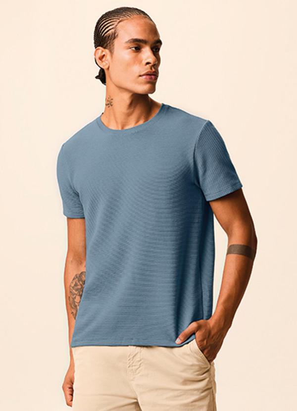Camiseta Slim Texturizada Azul Pastel