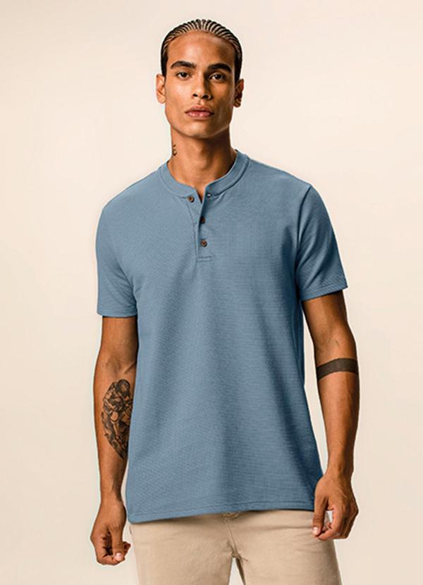 Camiseta Slim Texturizada Azul Pastel