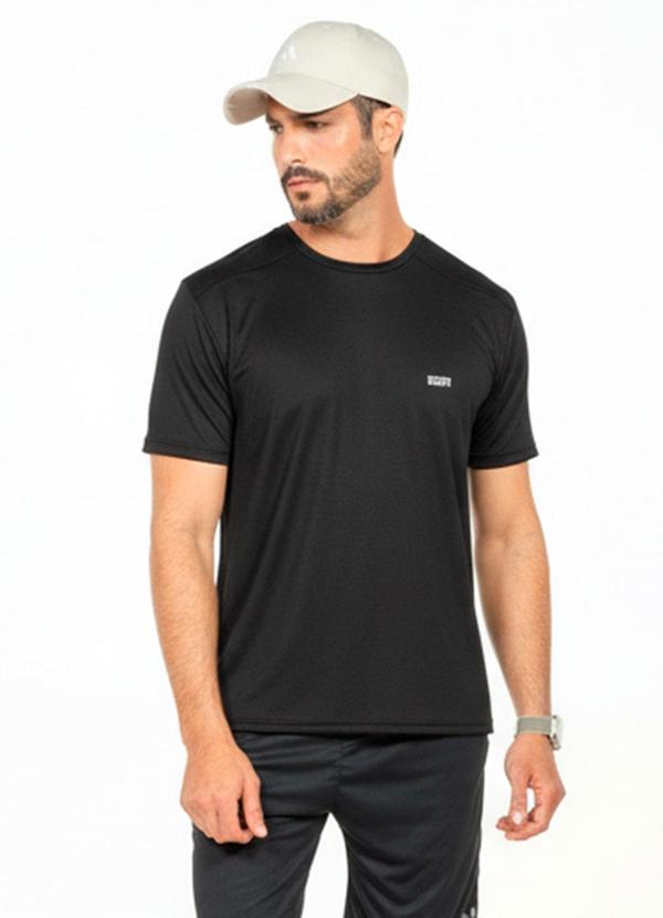 Camiseta com Bordado Preto