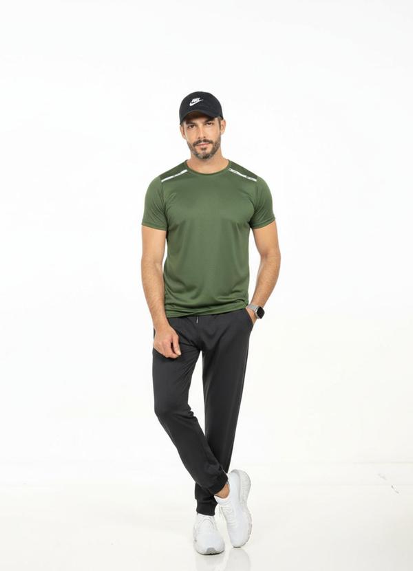 Camiseta com Cardaço no Recorte Verde