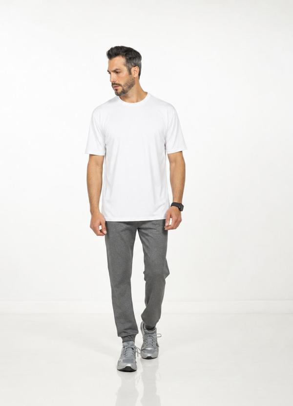 Camiseta com Decote Redondo Branco