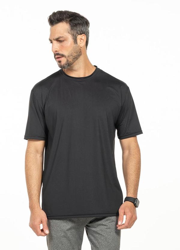 Camiseta com Decote Redondo Preto