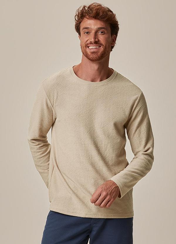Camiseta em Malha Texturizada Areia