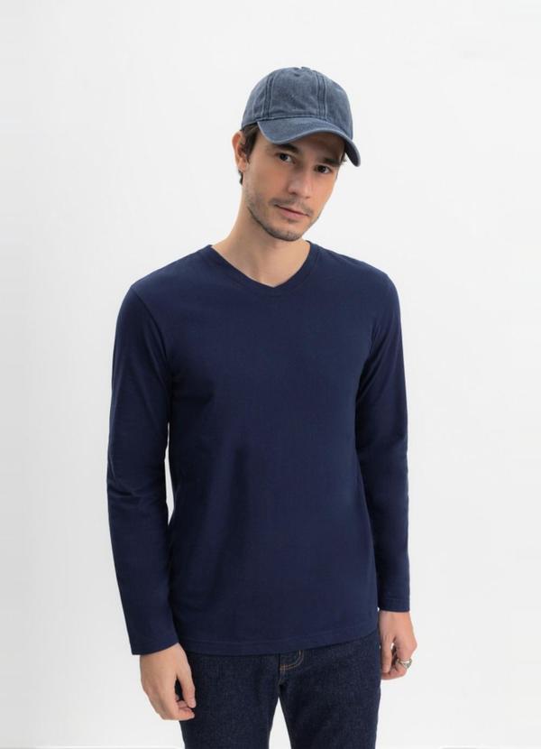 Camiseta Masculina em Malha Azul
