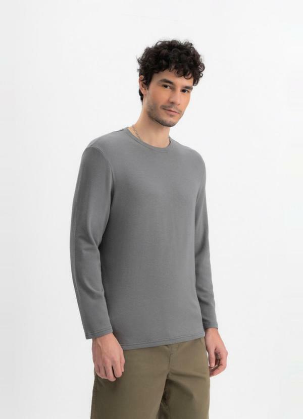 Camiseta Masculina em Malha Cinza