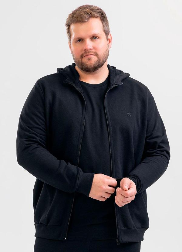 Jaqueta Plus Size em Moletom Peluciado Preto