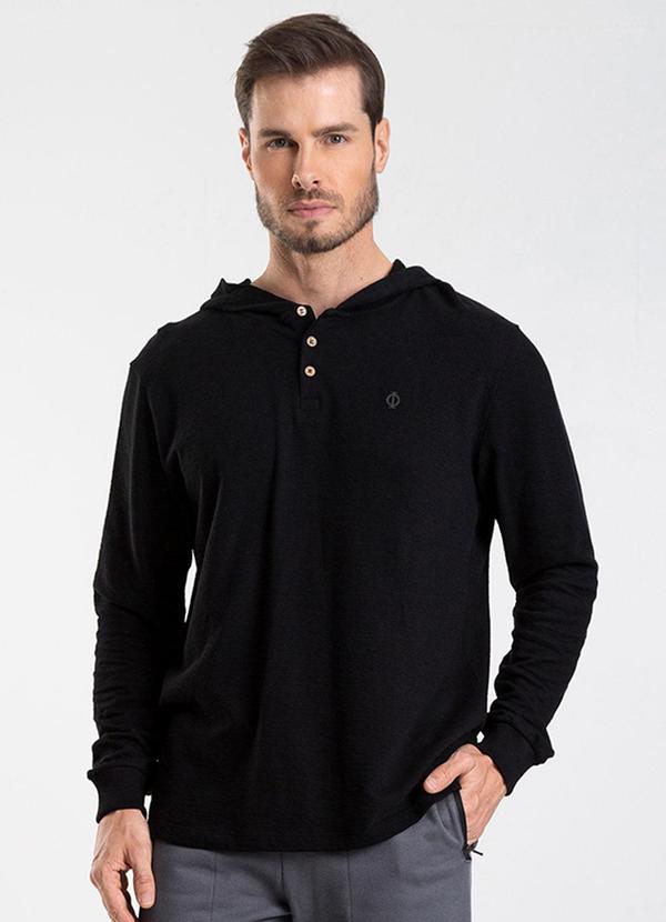 Camiseta Manga Longa com Capuz de Malhão Preto