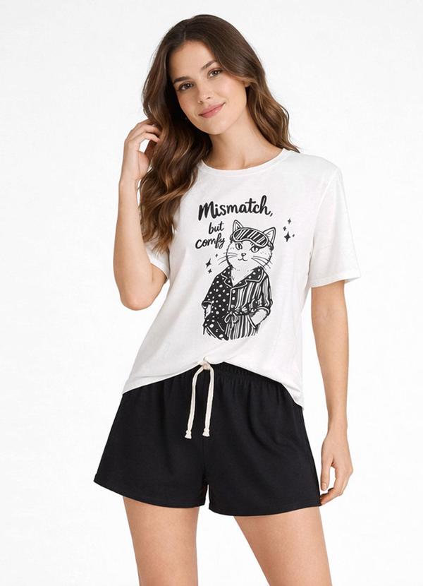 Pijama Feminino Blusa e Short Bege