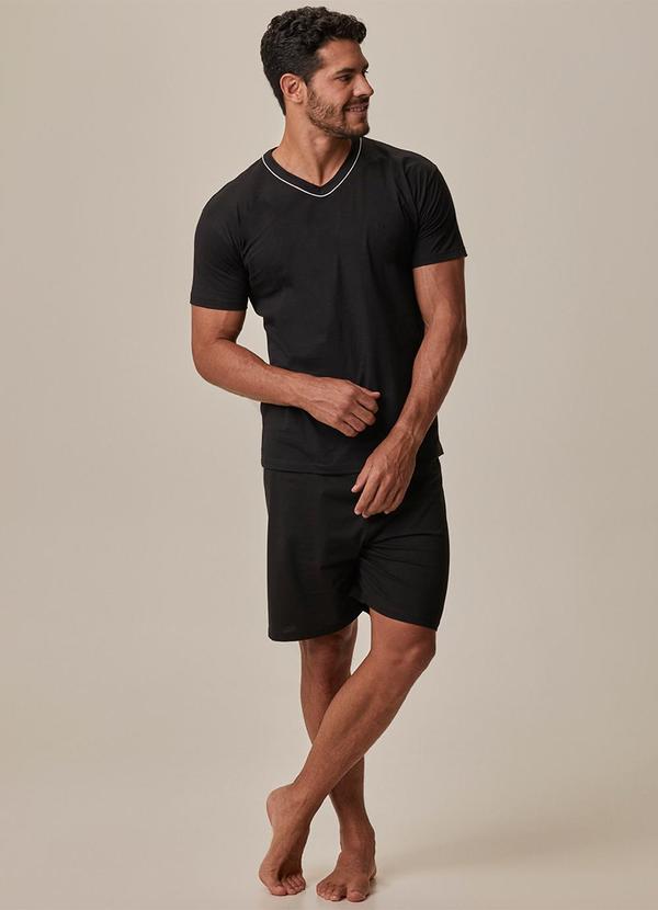 Pijama Curto com Bordado Preto