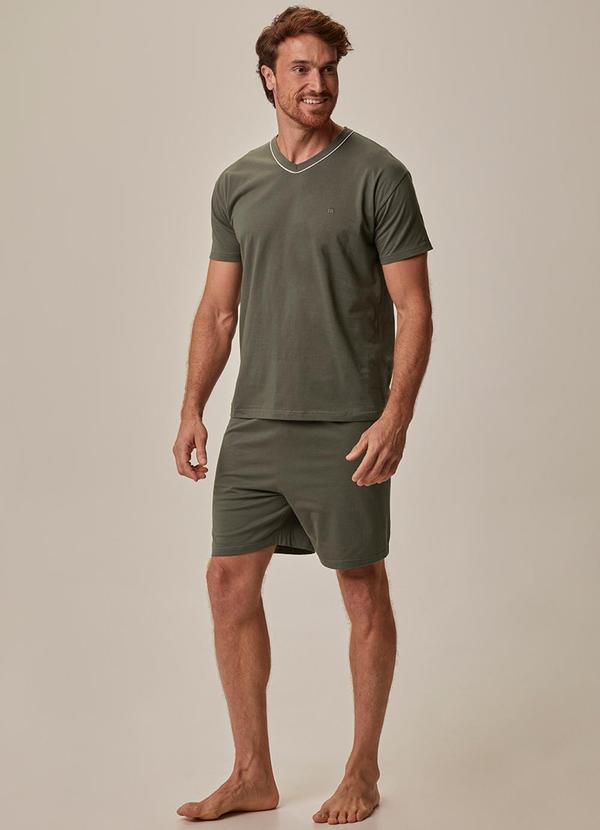 Pijama Curto com Bordado Verde Oliva