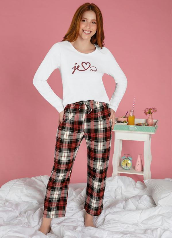 Pijama Longo com Estampa Frontal Branco e Xadrez