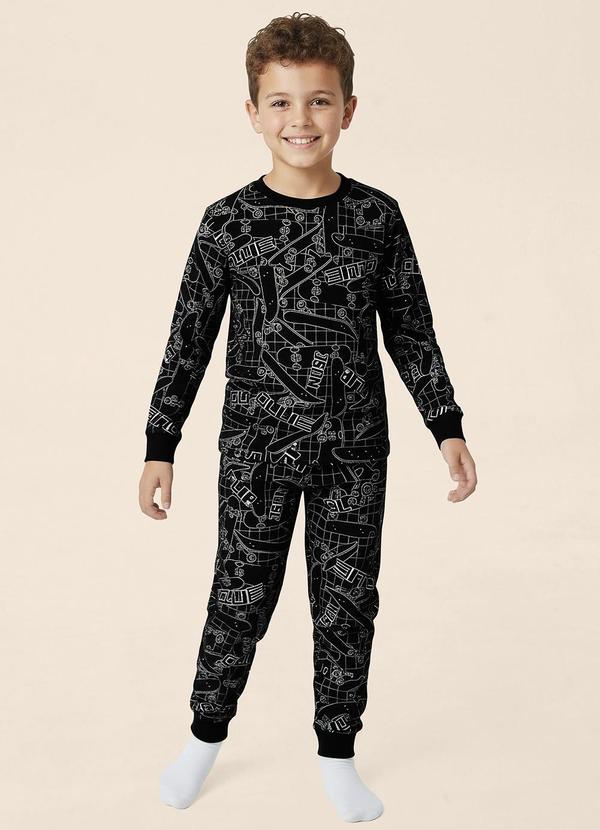 Pijama Skater Brilha no Escuro Preto