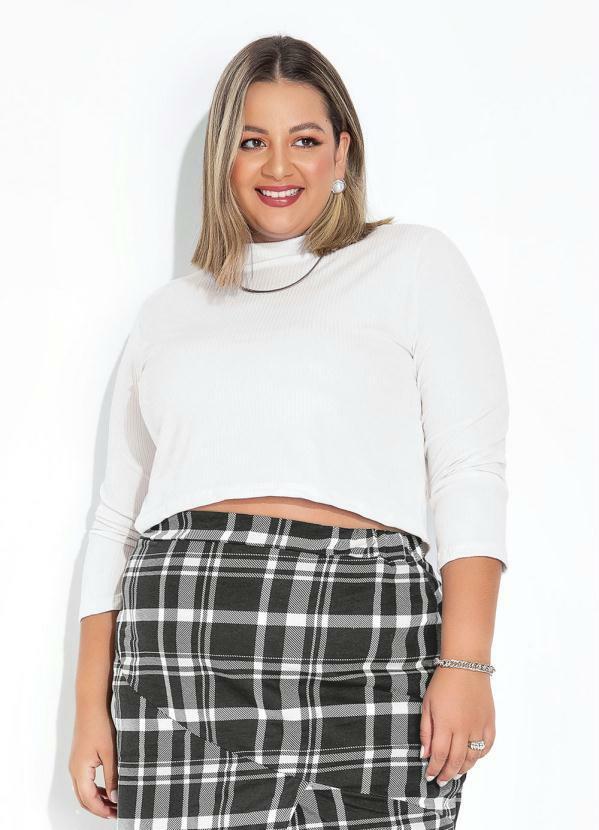 Blusa Branca em Ribana Canelada Plus Size