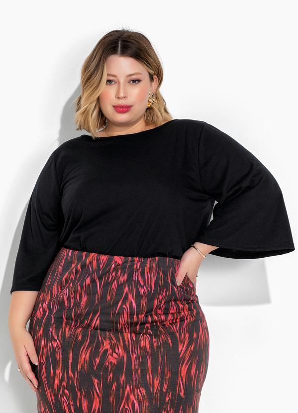 Blusa Preta com Mangas Amplas Plus Size