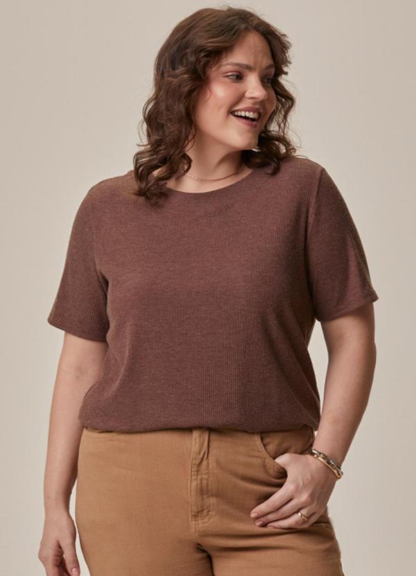 Blusa Ampla em Malha Canelada Plus Marrom