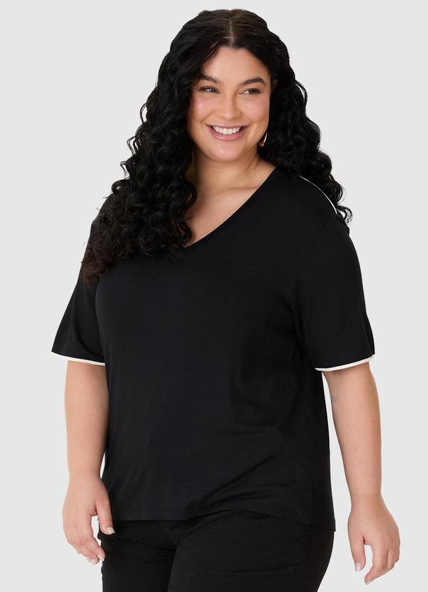 Blusa Básica em Moletinho Plus Preto