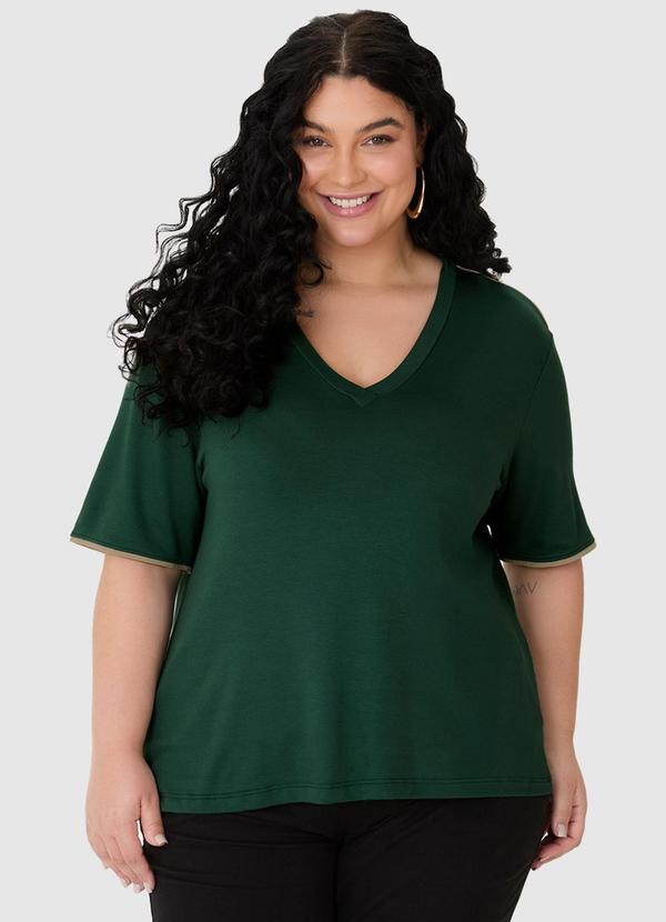 Blusa Básica em Moletinho Plus Verde Militar