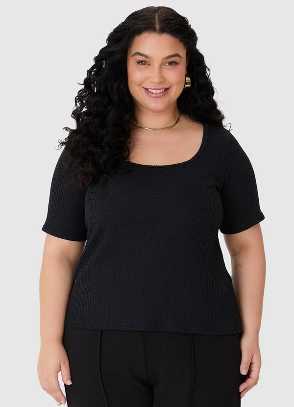 Blusa Evasê Texturizada Plus Preto