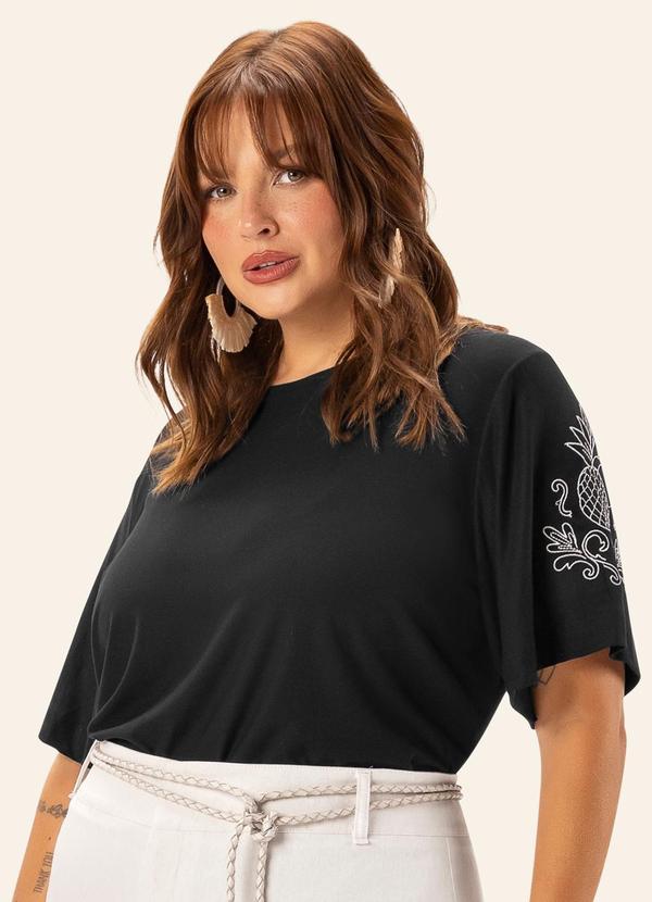 Blusa Feminina Plus Manga Curta Preto