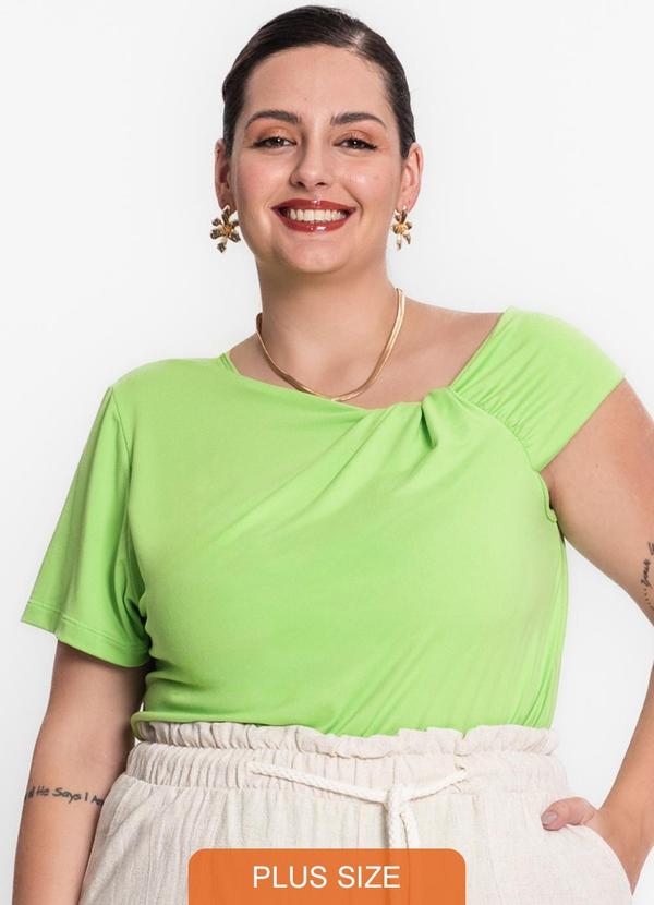 Blusa Feminina Plus Size em Malha Soft Verde