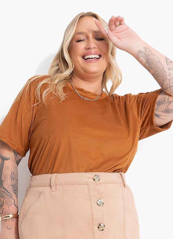 Blusa Marrom em Malha Suede