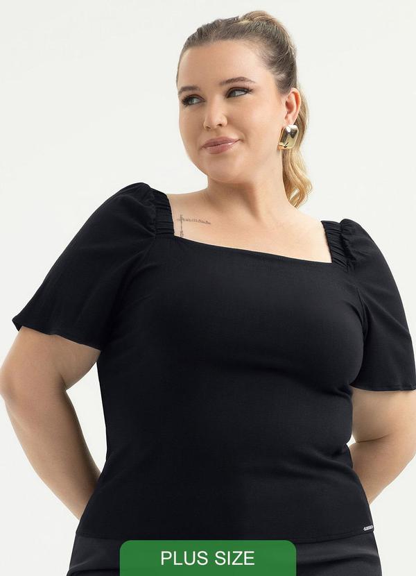 Blusa Plus Size Decote Quadrado em Viscose Preto