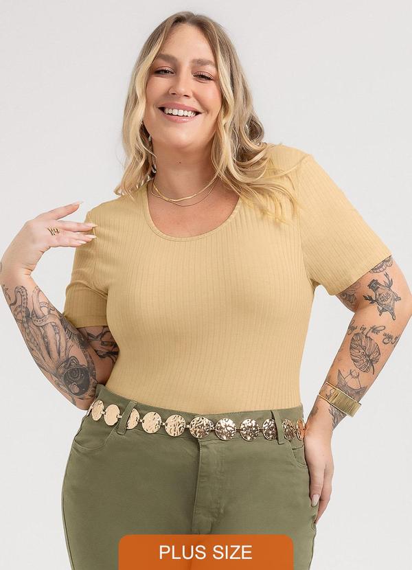 Blusa Plus Size em Canelado Bege