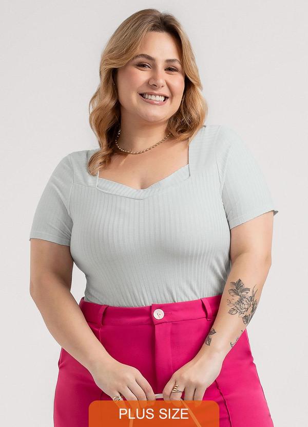 Blusa Plus Size em Canelado Cinza