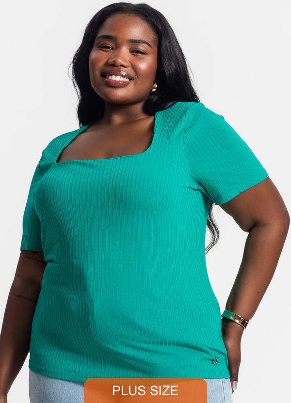 Blusa Plus Size em Ribana Canelada Verde