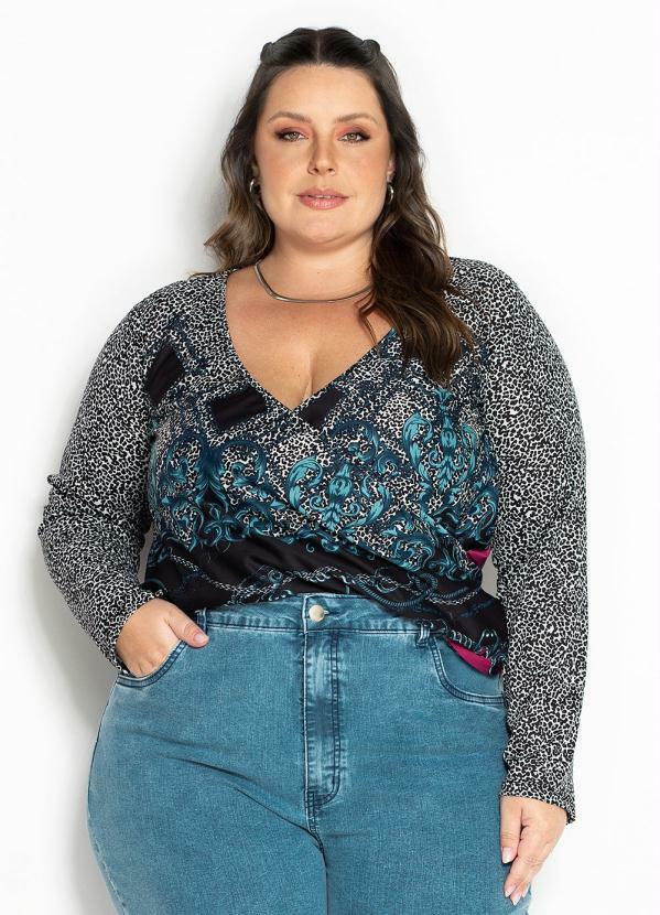 Blusa Arabescos Transpassada Plus Size