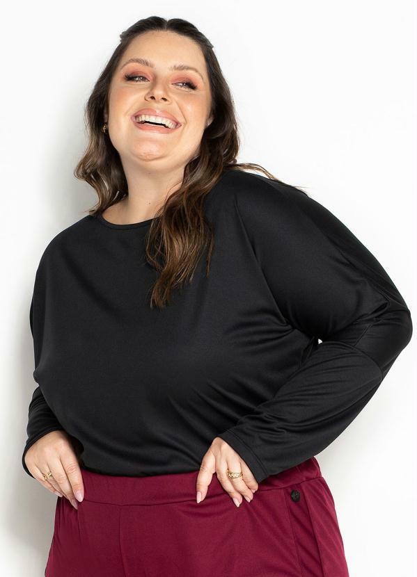 Blusa Preta com Mangas Longas Plus Size