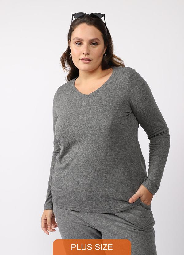 Camiseta Slim Gola V Manga Longa Plus Cinza