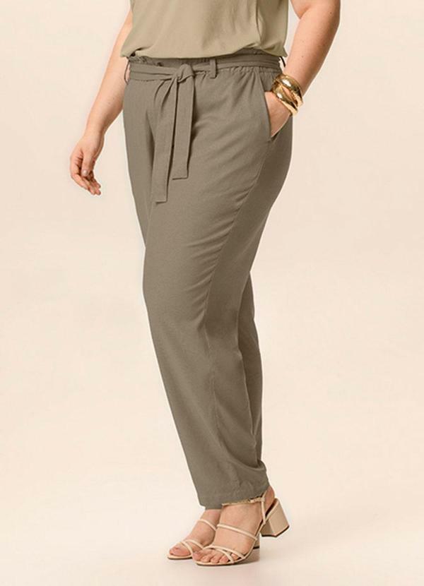 Calça Clochard em Viscolinho Taupe