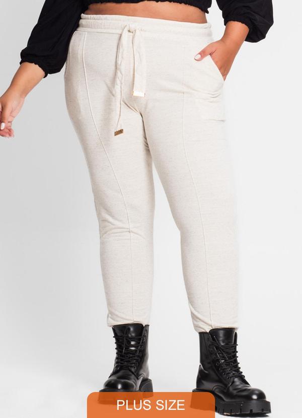 Calça Feminina Plus Size em Moletinho Bege