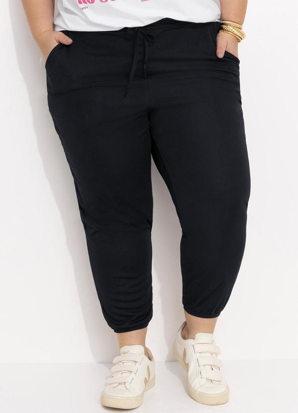 Calça Preta Jogger com Bolsos Plus Size