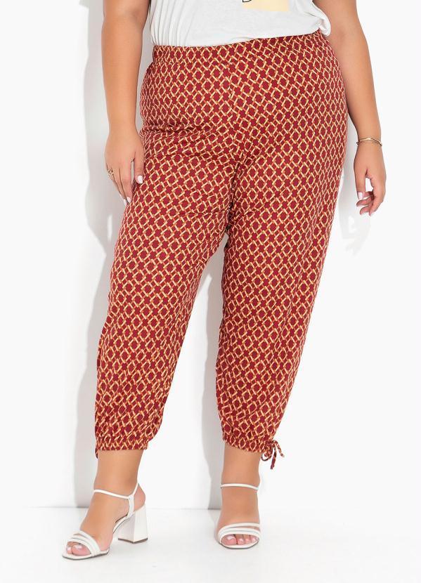 Calça Geométrica Vermelha com Elástico Plus Size