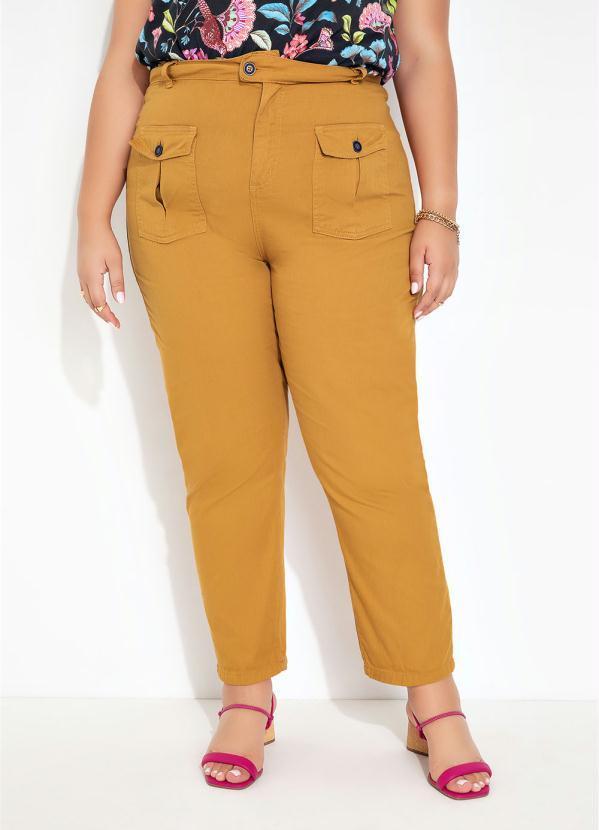 Calça Caramelo com Bolsos Cargo Plus Size