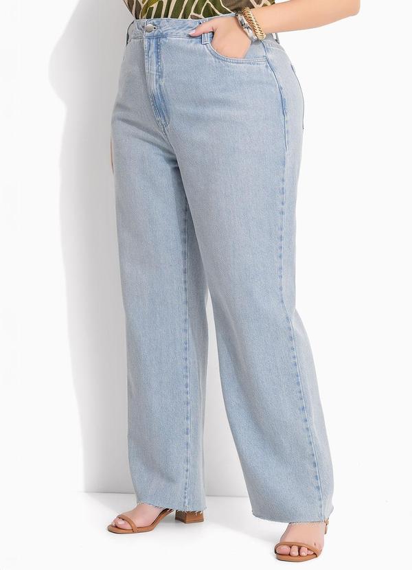 Calça Reta Jeans Claro com Barra Desfiada